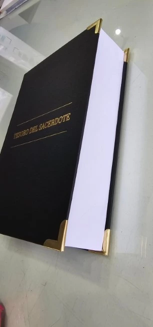 Imagem de Encadernação Personalizada Com Detalhes Dourados
